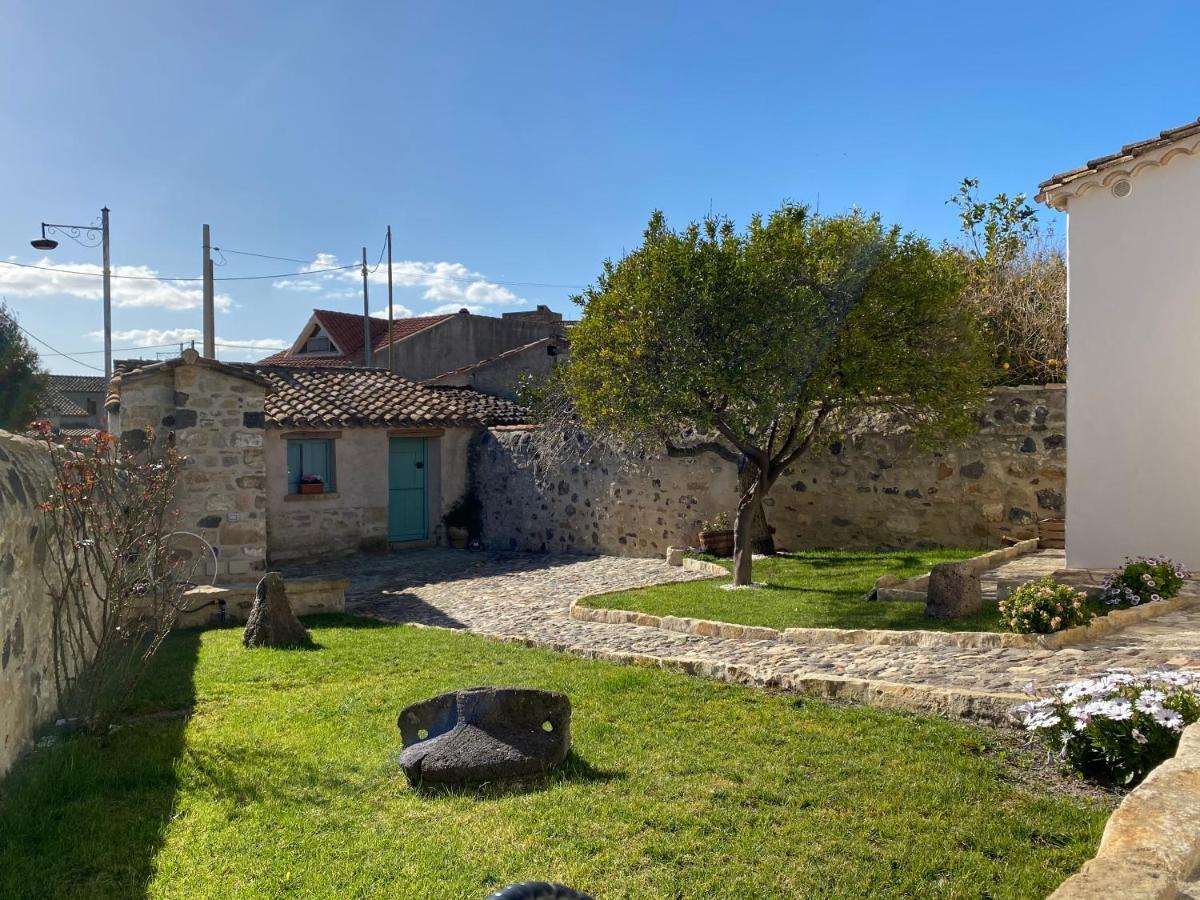 B&B Su Strintu Tuili Buitenkant foto